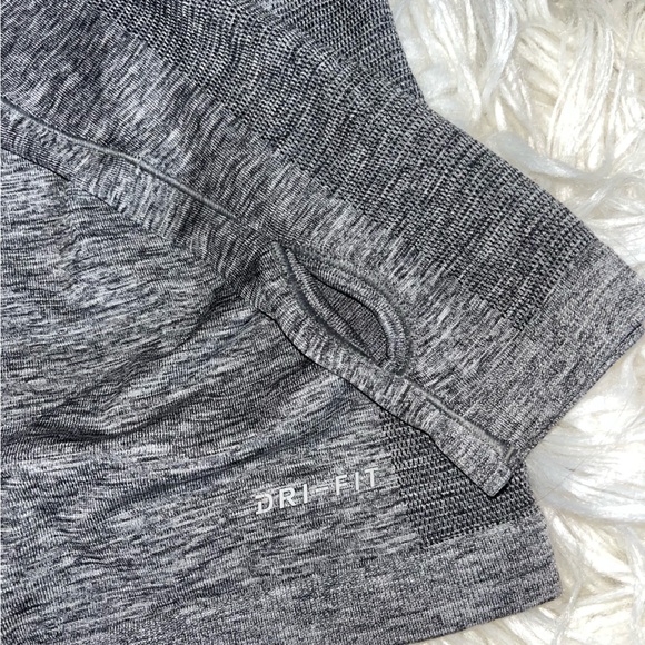 Nike Dri-FIT Seamless Long Sleeve Top XS - Picture 8 of 8